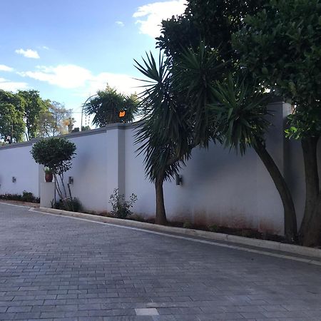 Aluve Guesthouse 요하네스버그 외부 사진